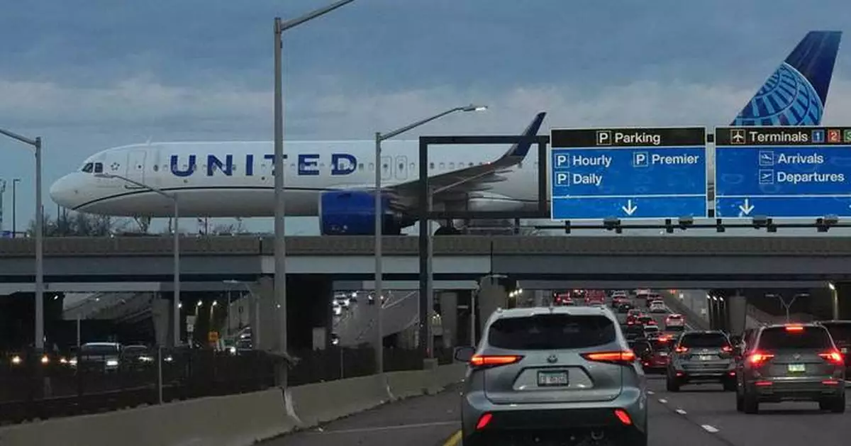 FAA reducing air traffic by 10% across 40 'high-volume' markets during government shutdown