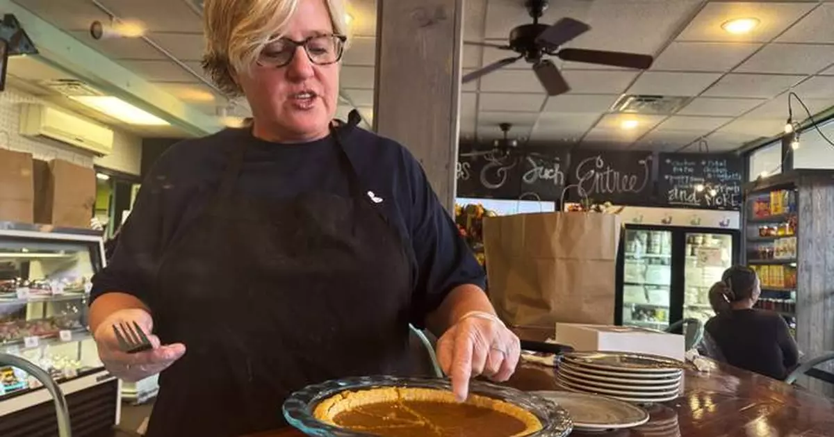 Sweet potato or pumpkin? The Thanksgiving pie debate