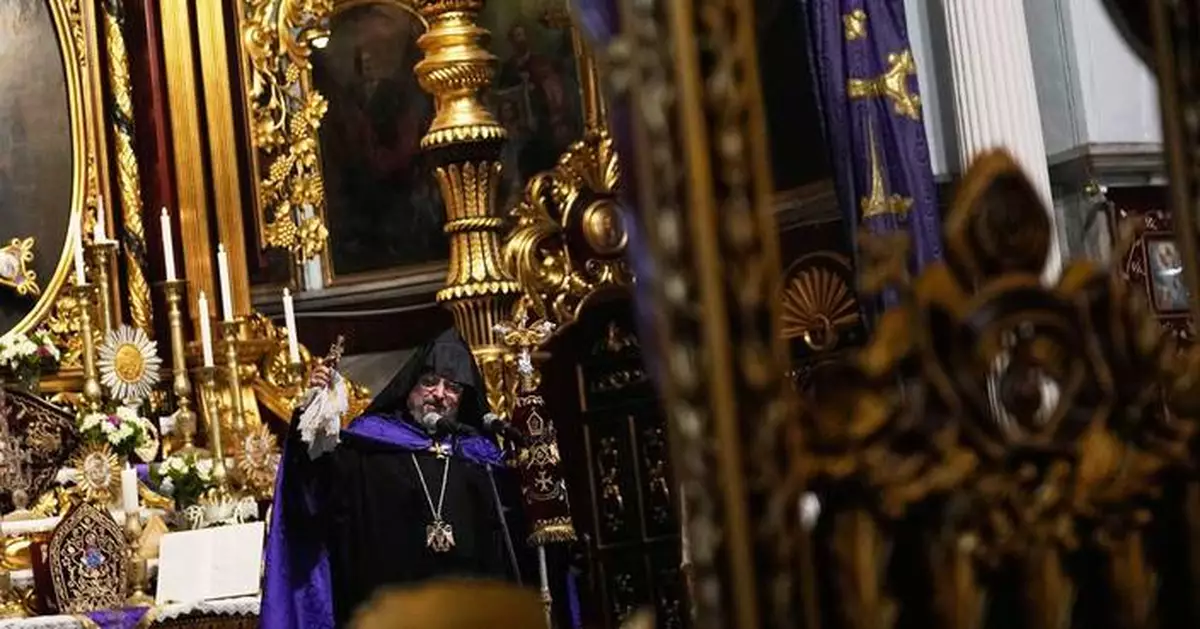 Pope Leo XIV prays at Armenian cathedral in Istanbul as Turkey and Armenia attempt reconciliation