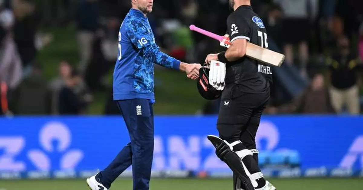 England loses the 3rd ODI against New Zealand by 2 wickets and the series 3-0