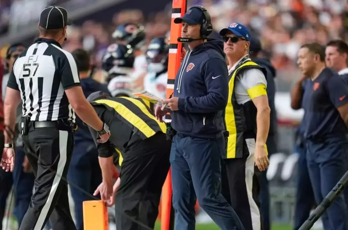 Bears coach Ben Johnson not ready to talk playoffs with team in sole possession of NFC North lead