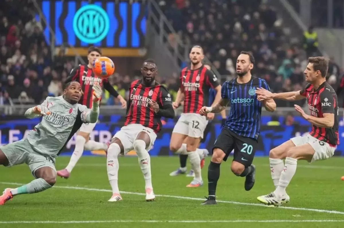 Pulisic scores and Maignan saves a penalty as Milan beats Inter in Serie A derby