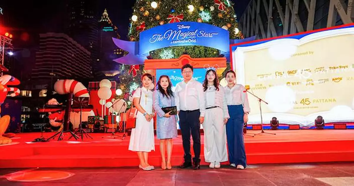 Amos Food Group Shines at Central World Christmas Tree Lighting Ceremony