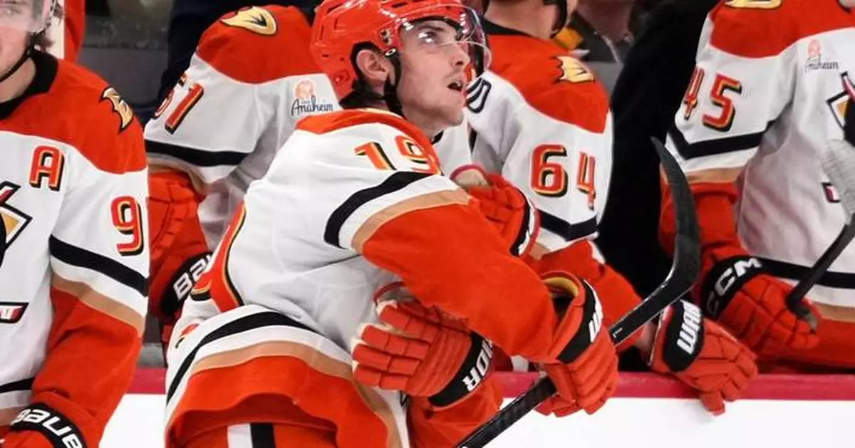 Beckett Sennecke beats the buzzer to force OT and Ducks win shootout to beat Penguins 4-3