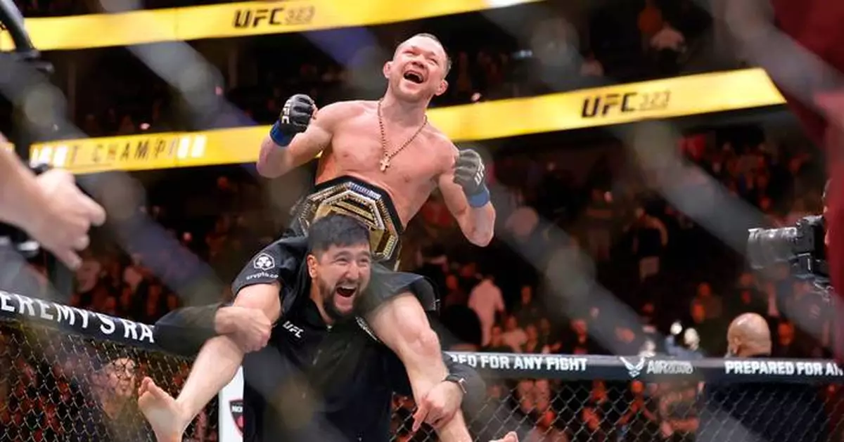 Petr Yan stunningly dominates Merab Dvalishvili to capture the bantamweight championship at UFC 323