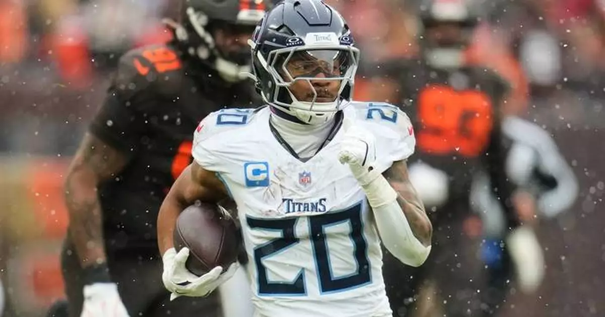Tony Pollard runs for 161 yards and 2 TDs as Titans outlast Shedeur Sanders and Browns 31-29