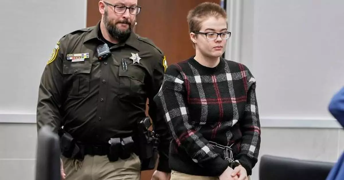 Wisconsin judge sends Slender Man attacker back to mental health institution after group home escape