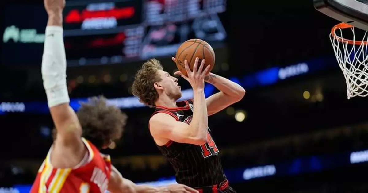 Giddey and White help Bulls rally from late 10-point deficit to beat Hawks 126-123