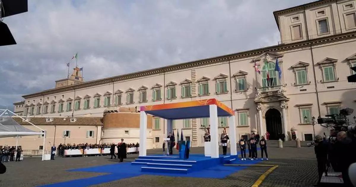 IOC advises sports bodies to let Russians compete in youth events again with flag and anthem