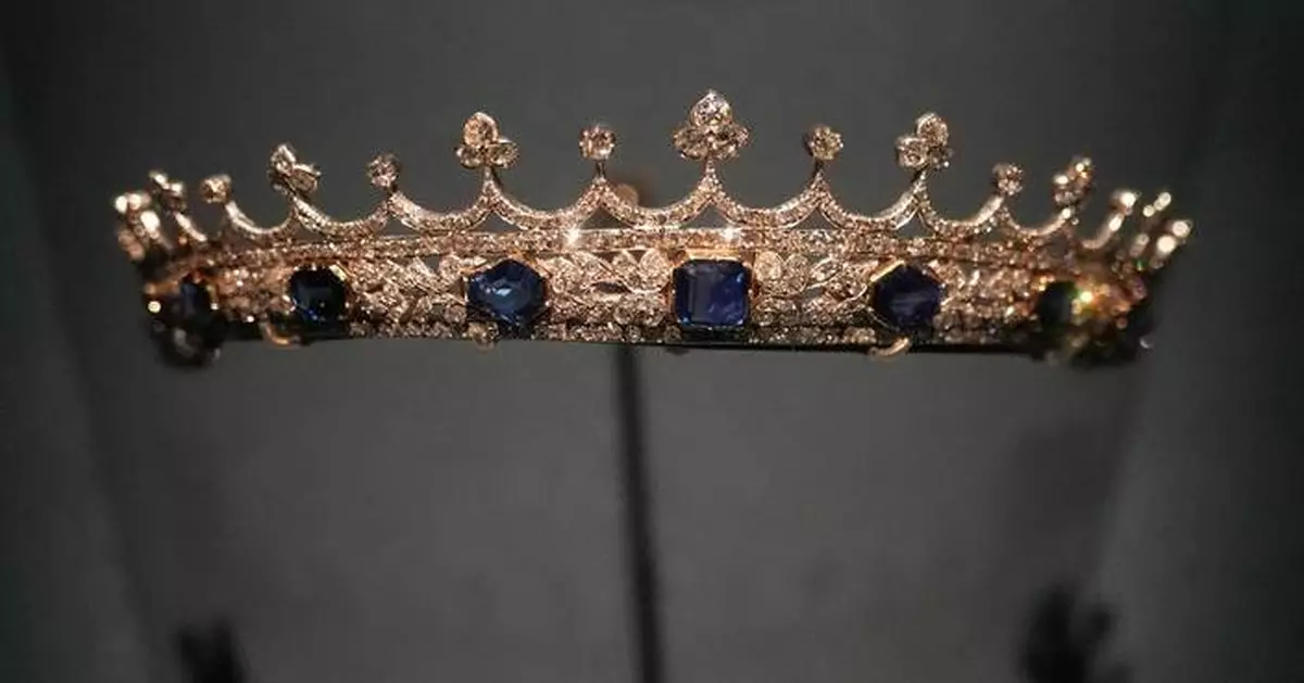 More glittering royal jewels displayed while Paris is still uneasy over the Louvre robbery