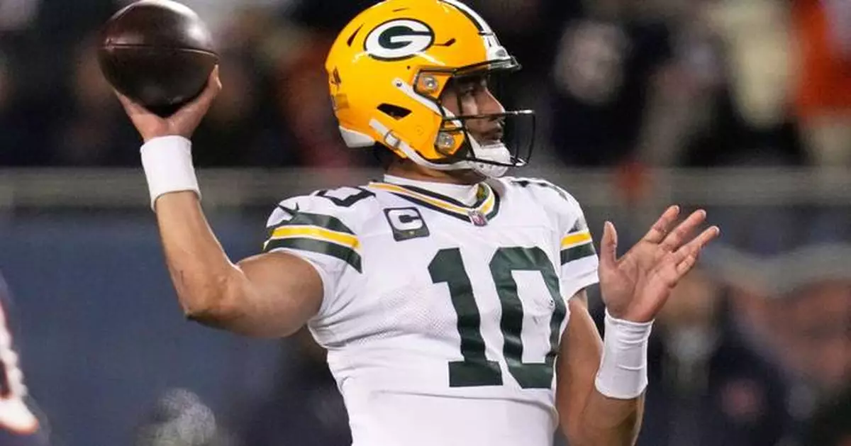 Packers QB Jordan Love departs with a concussion after helmet-to-helmet hit