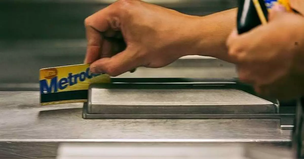New York subway ends its MetroCard era and switches fully to tap-and-go fares