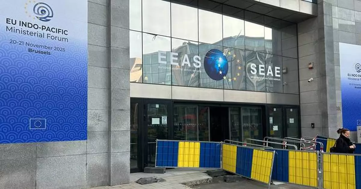 Belgian police arrest 3 after raids EU diplomatic offices and college in fraud investigation