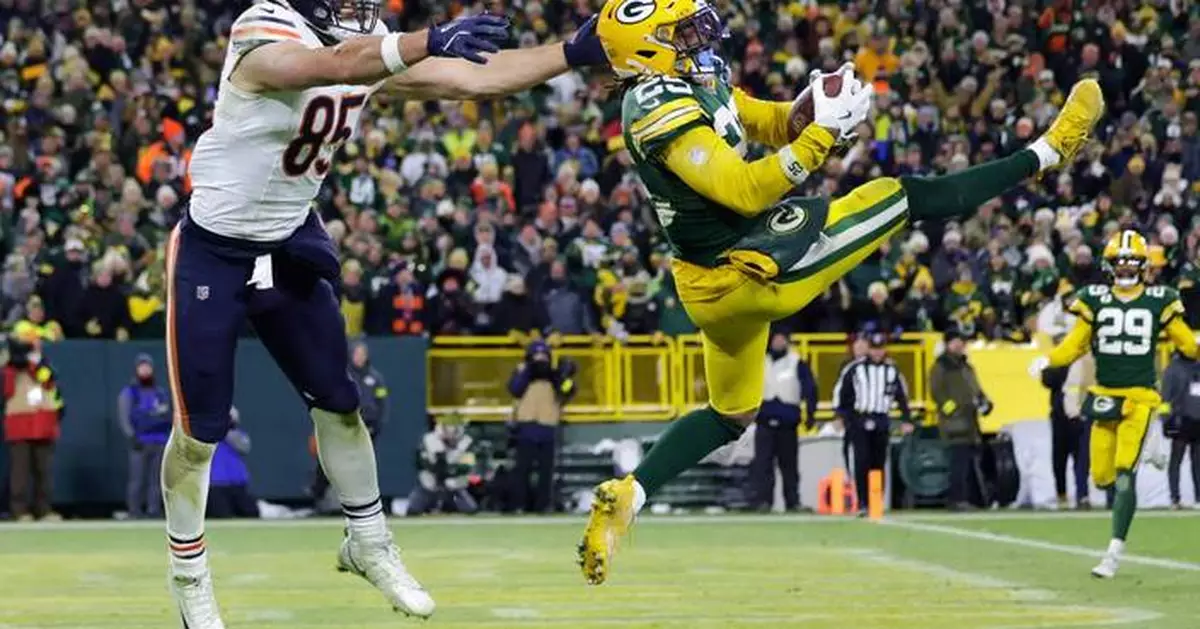 Keisean Nixon has game-sealing INT and Packers overtake Bears for NFC North lead with 28-21 win