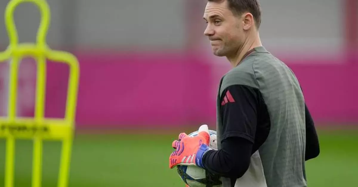 Bayern goalkeeper Manuel Neuer set to miss last game of year with hamstring injury