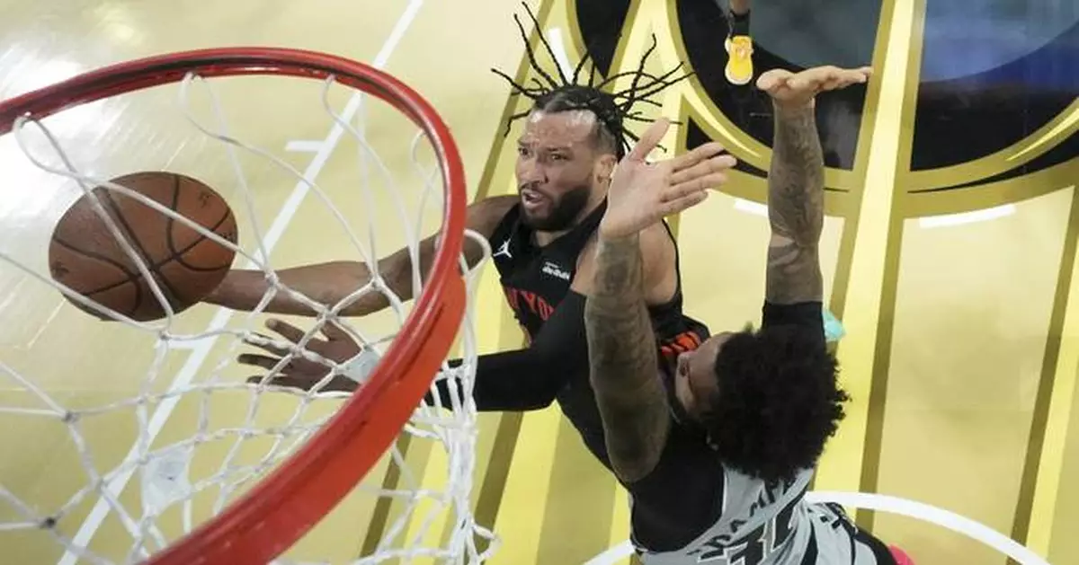 Knicks win NBA Cup after rallying to beat Spurs 124-113