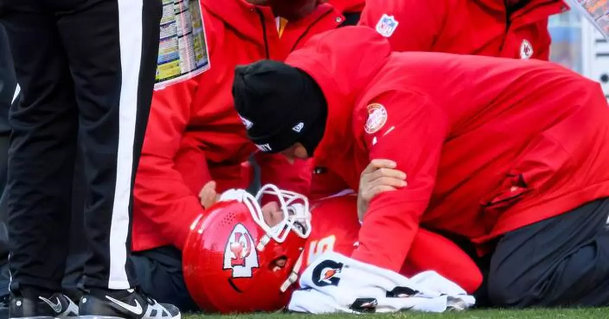 Chiefs' Patrick Mahomes begins rehab after knee surgery with eye on Week 1 return in 2026