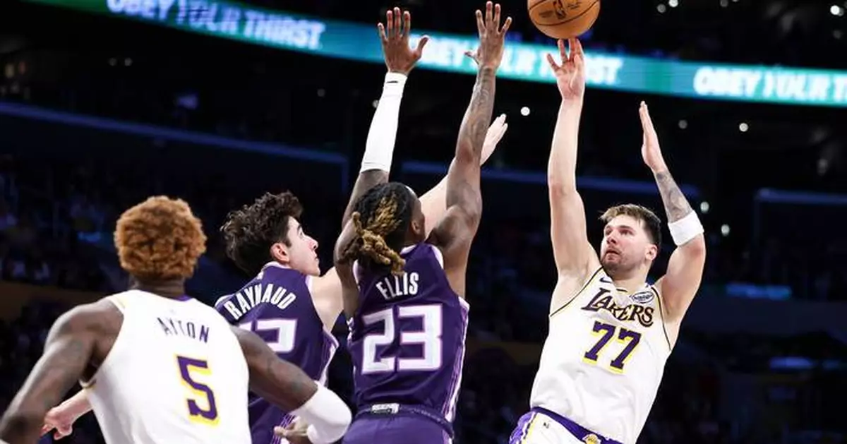 Luka Doncic and LeBron James combine for 68 points, Lakers end skid with 125-101 win over Kings