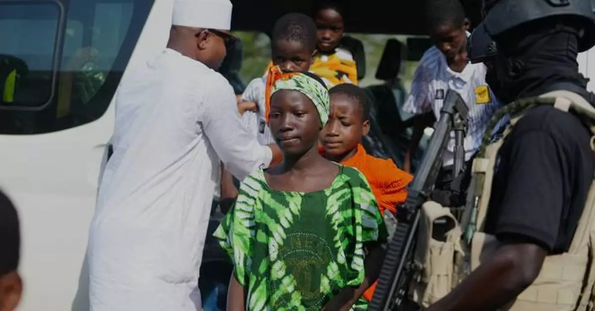 Nigerians welcome 130 schoolchildren and teachers released after mass abduction
