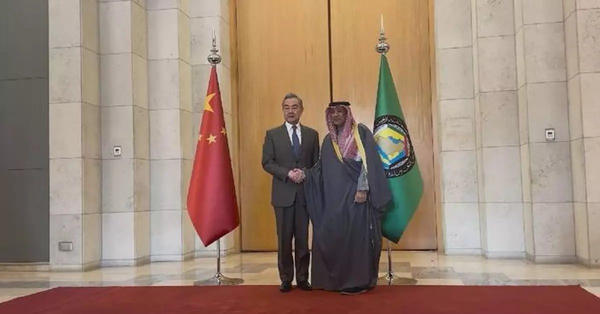 China to strengthen strategic communication with GCC, safeguard common interests: FM
