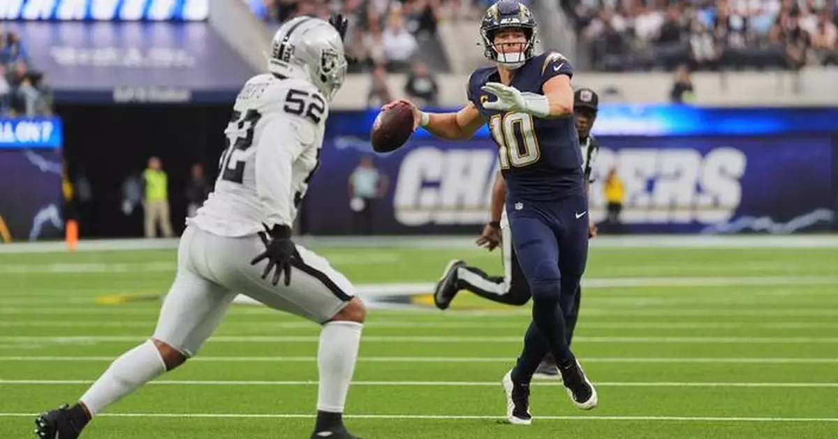 Chargers QB Justin Herbert returns to practice Thursday following surgery on non-throwing hand