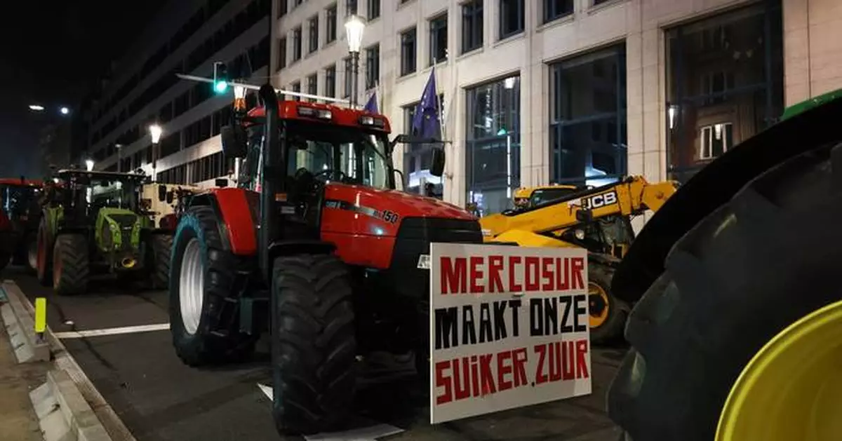 Farmers block roads in Brussels to protest South American free-trade deal