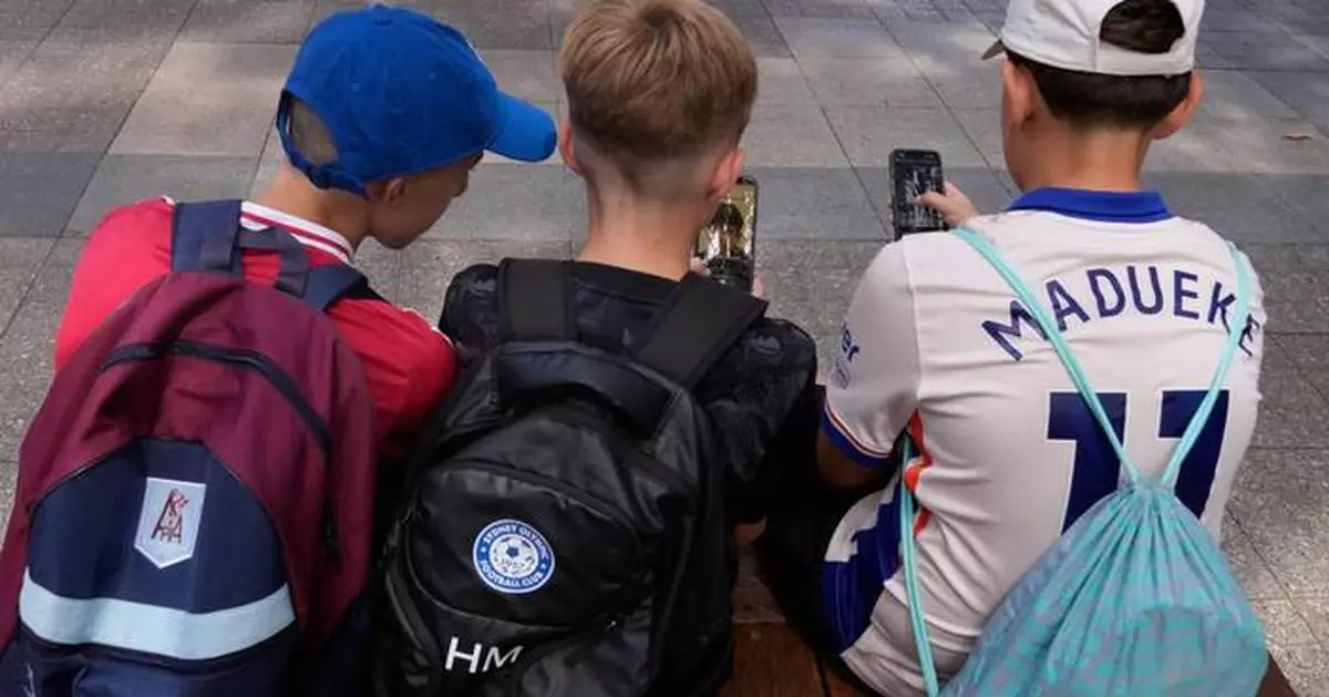 Social media ban for children under 16 starts in Australia