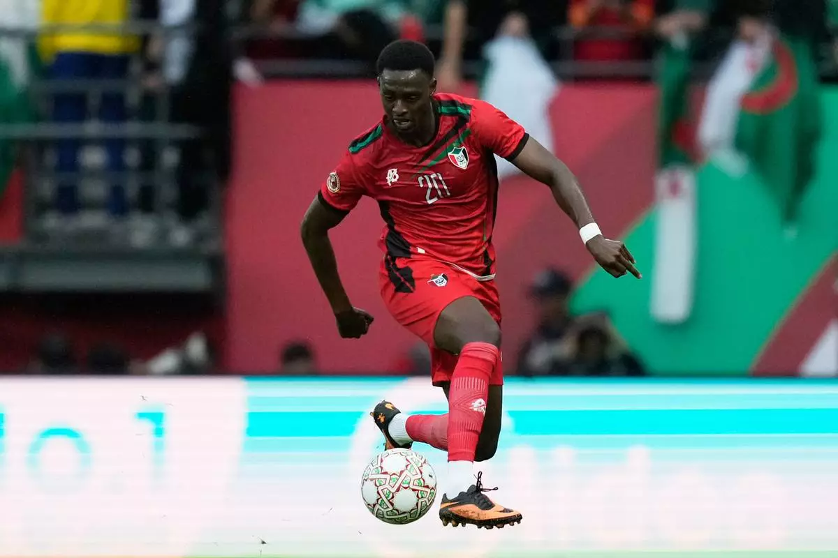 Sudan's Abo Eisa controls the ball during the Africa Cup of Nations group E soccer match between Algeria and Sudan in Rabat, Morocco, Wednesday, Dec. 24, 2025. (AP Photo/Mosa'ab Elshamy)