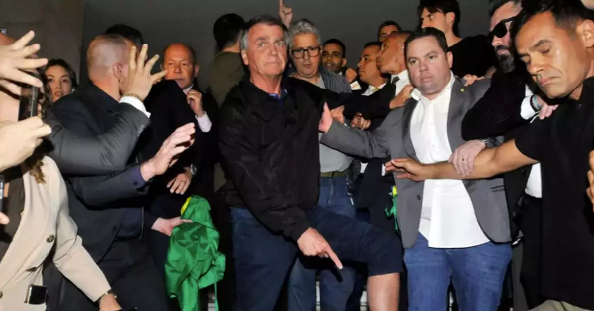 Brazil's Lula vows to veto bill that could reduce Bolsonaro's prison sentence