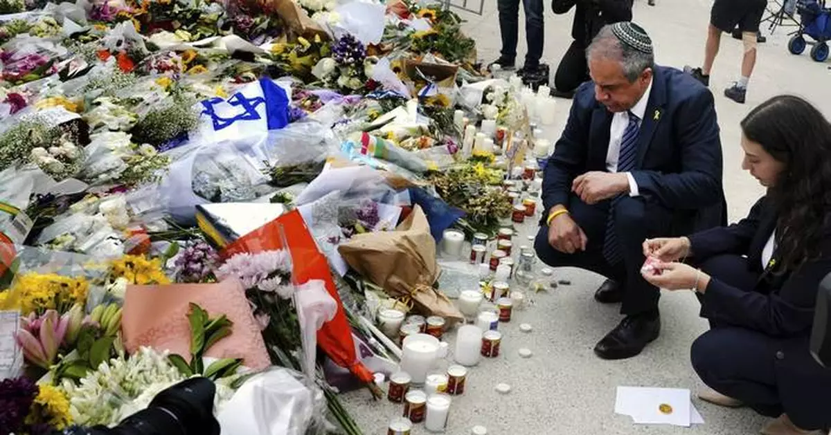 England and Australia players to wear black armbands in Ashes tribute to Bondi shooting victims