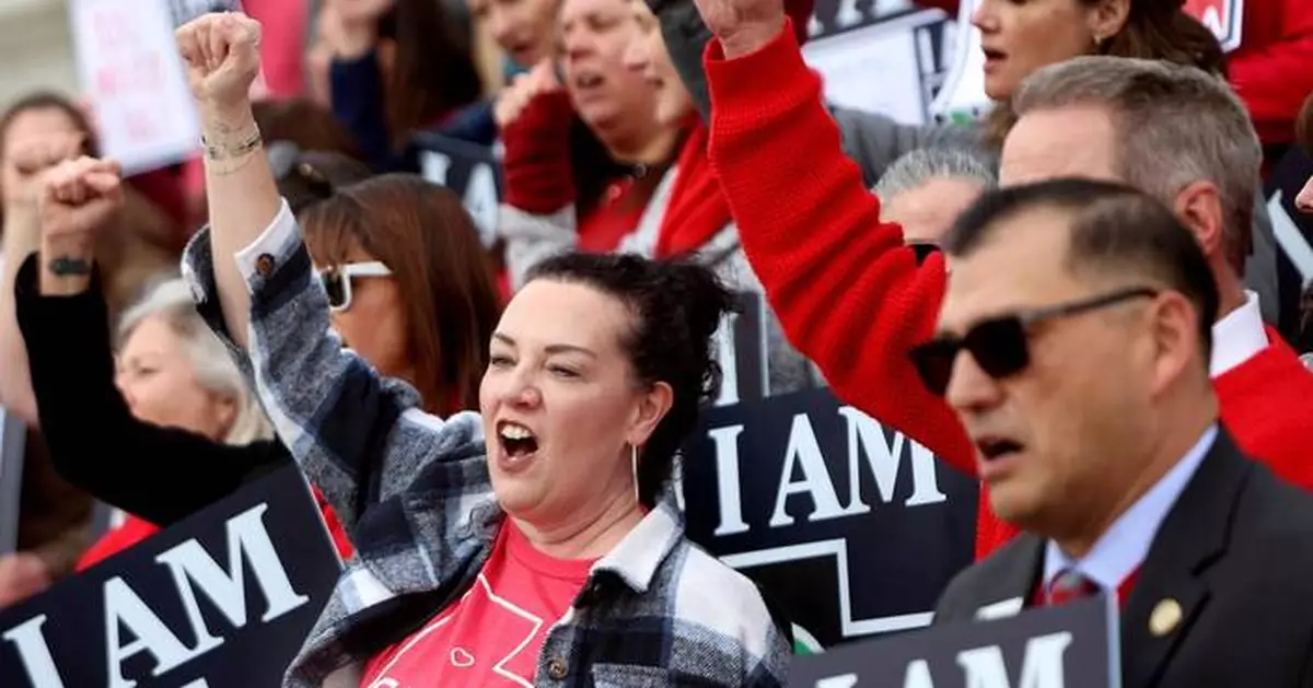 Utah repeals ban on collective bargaining for teachers, firefighters and police unions