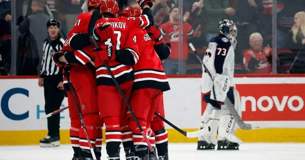Hurricanes scored 3 goals in the third period to beat the Blue Jackets 4-1