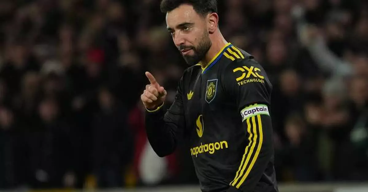 Two-goal Bruno Fernandes leads rampant Manchester United to 4-1 win at hapless Wolves