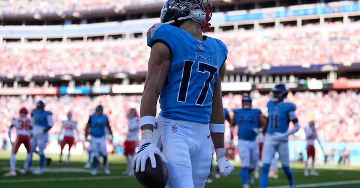 Titans knock Gardner Minshew out of game and end 11-game home skid, beating Chiefs 26-9