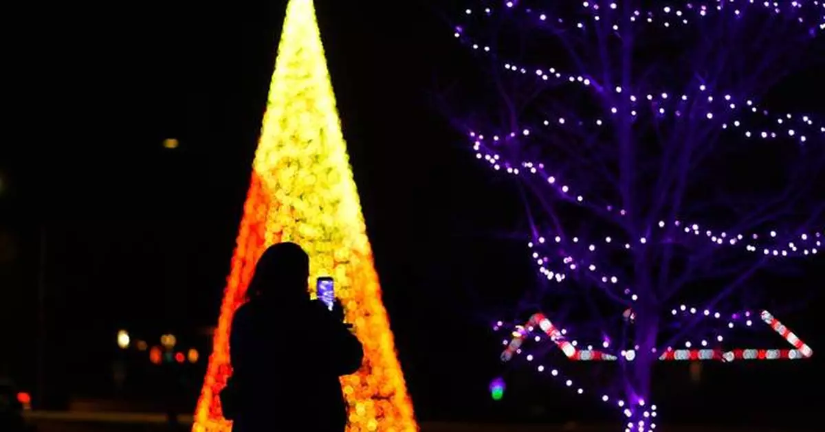 One Tech Tip: Spend quality time with loved ones, not a screen, over the holidays