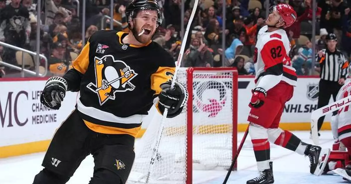 Mantha scores 2 goals to help the Penguins beat the Hurricanes 5-1