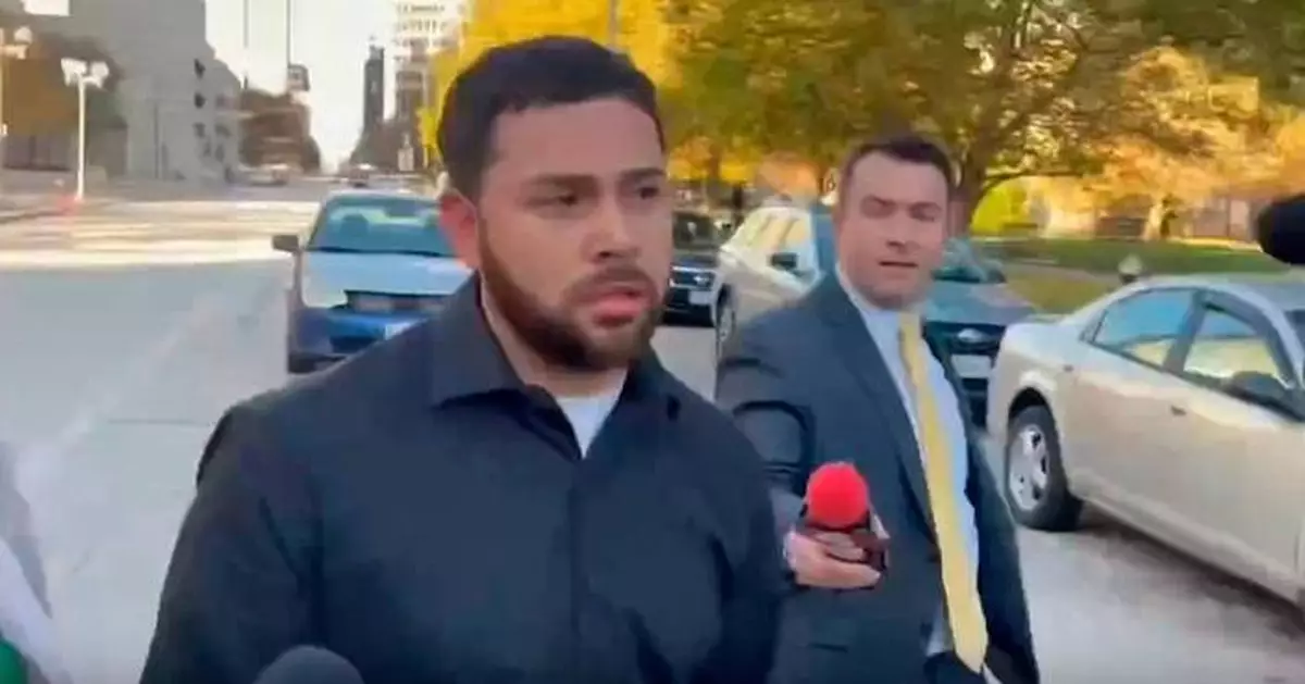 Ex-Missouri officer pleads guilty to searching women's phones for sexual photos during stops