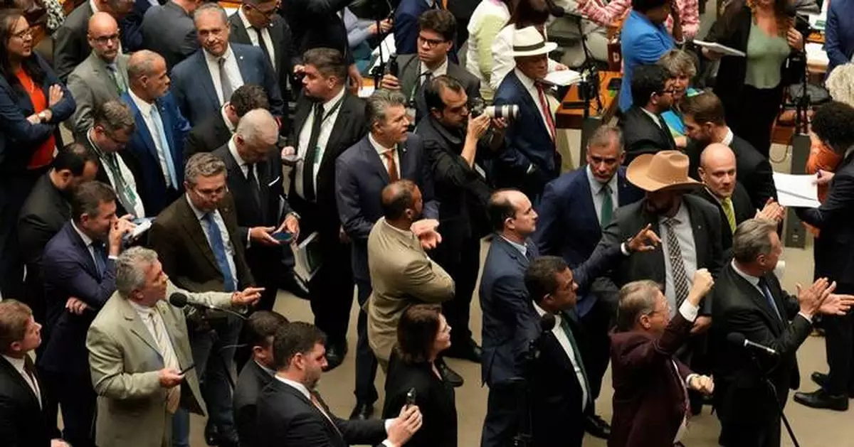 Bill that could reduce Brazilian ex-President Jair Bolsonaro's prison time advances in Congress