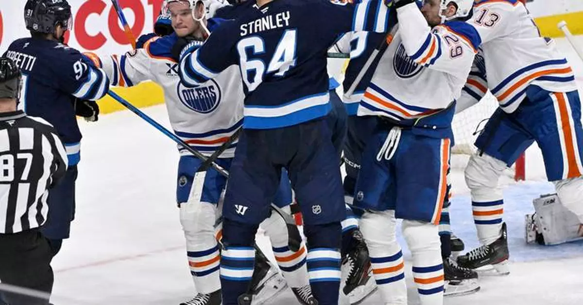 Calvin Pickard makes 41 saves in the Oilers' 3-1 win over the Jets