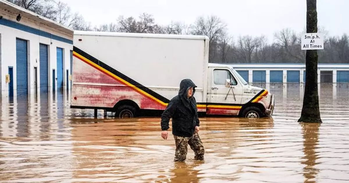 Flash flooding in northern California leads to soaked roads, water rescues and 1 death
