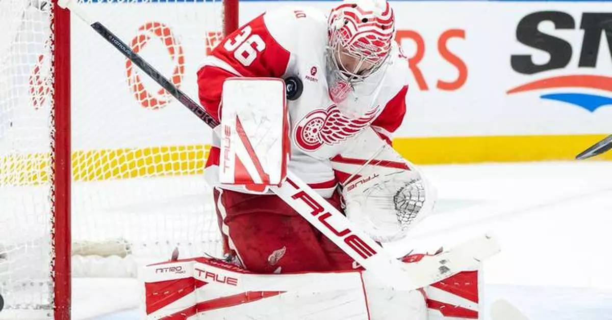 Gibson gets 1st shutout in almost 3 years as Red Wings blank Canucks 4-0