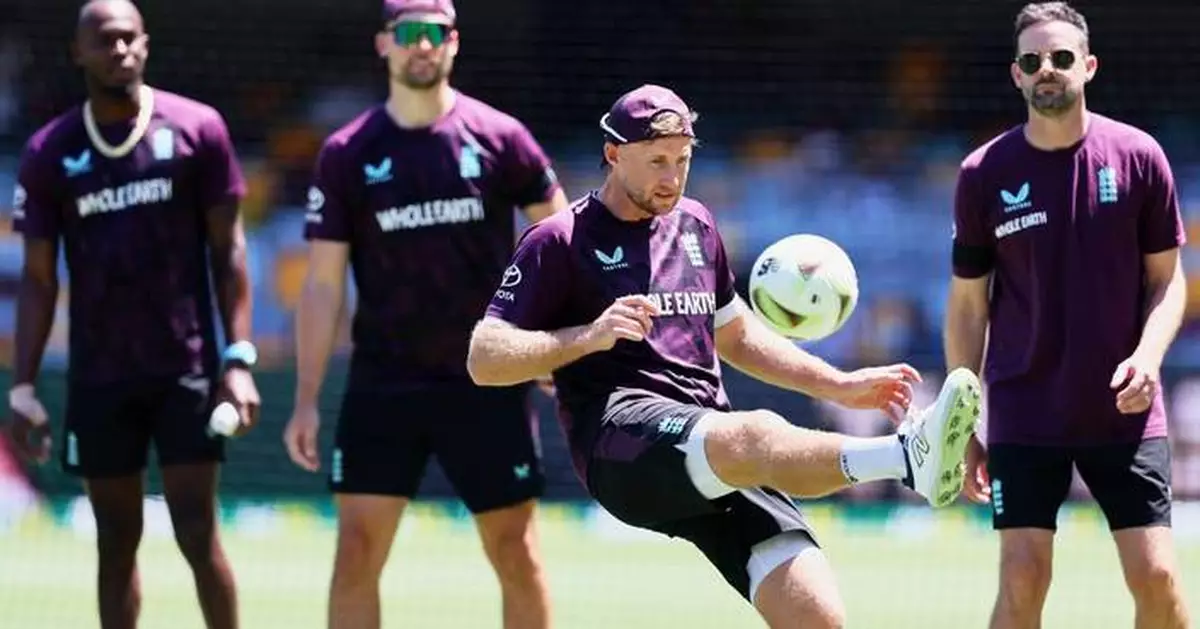 Australia takes 44-run lead in second Ashes test after England drops 5 catches