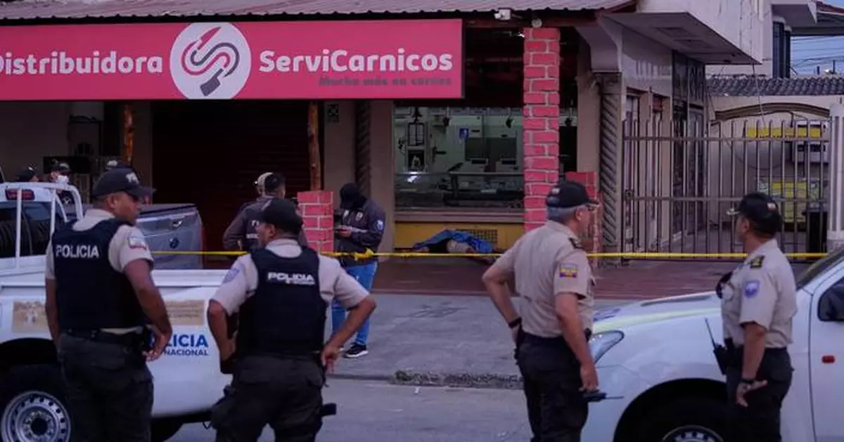 Ecuadorian police arrest 2 suspects in the armed attack that killed soccer player Pineida