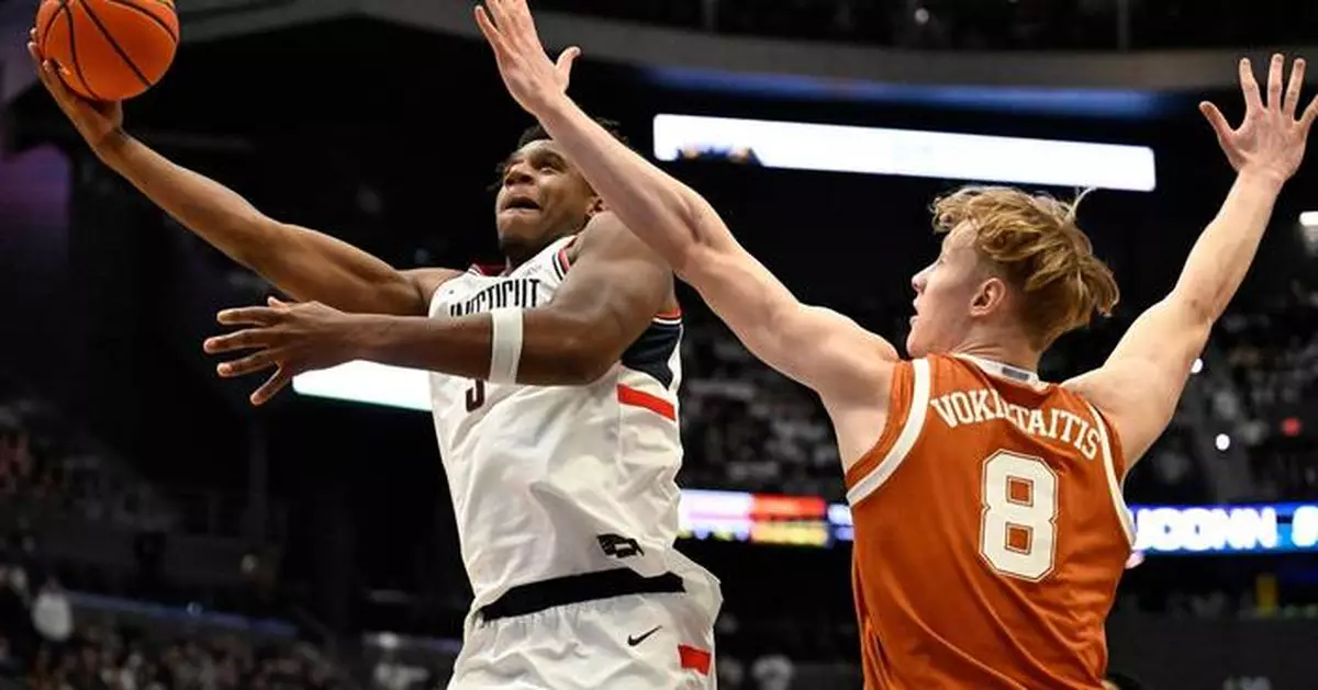 Karaban and Reed lift No. 5 UConn to 71-63 win over Texas in Huskies' final nonconference game