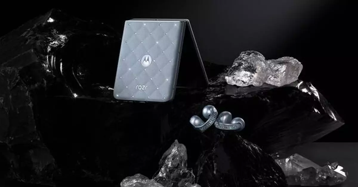 Motorola unveils The Brilliant Collection - reimagining tech as a style statement in partnership with Swarovski®