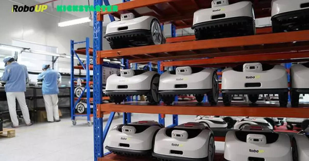 Raccoon 2 SE Launches Christmas Special -- A Holiday Offer to Get Your Lawn Ready for Spring