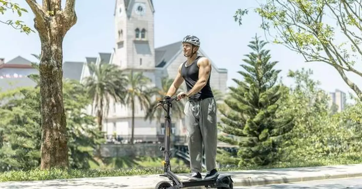 Christmas Adventure Awaits: Ausom Ignites the Holidays with High-Performance E-Scooters