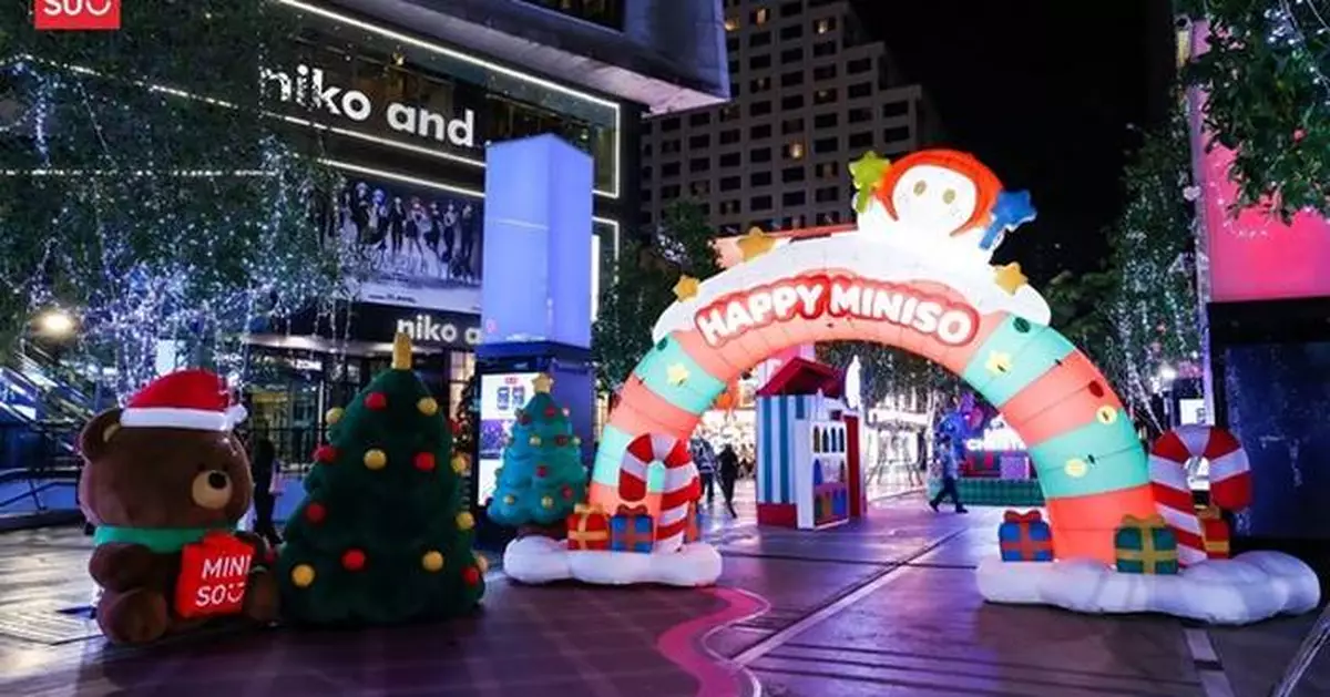MINISO Brings Christmas Cheer to Bangkok's Siam Square with YOYO and Signature Characters, Closing Out a Standout Year in Thailand