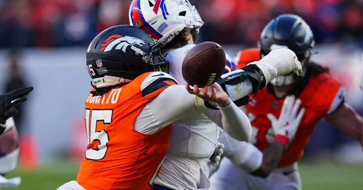 After applying the pressure all season, Broncos defense now producing turnovers in playoffs