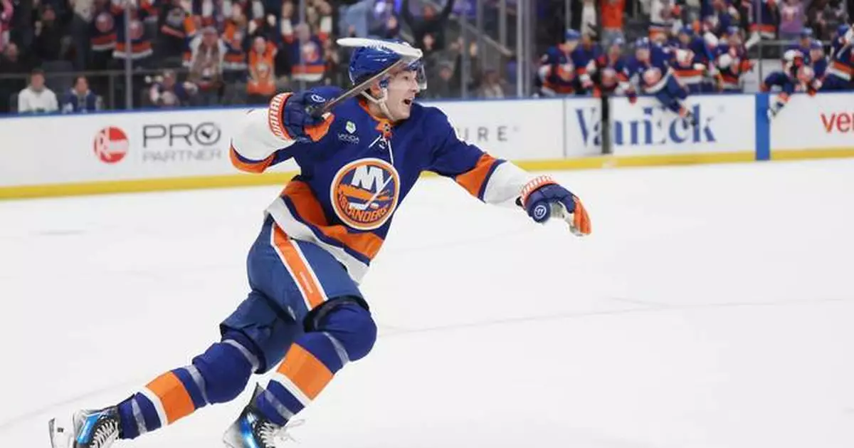 Schaefer scores 2nd goal of game in OT to give Islanders 4-3 win over Maple Leafs